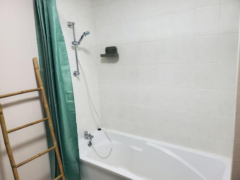 Appartement Moderne En Ville Armentières المظهر الخارجي الصورة